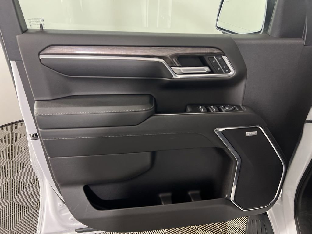 Certified 2023 Chevrolet Silverado 1500 LTZ w/ LTZ Premium Package AWD/4WD image 11
