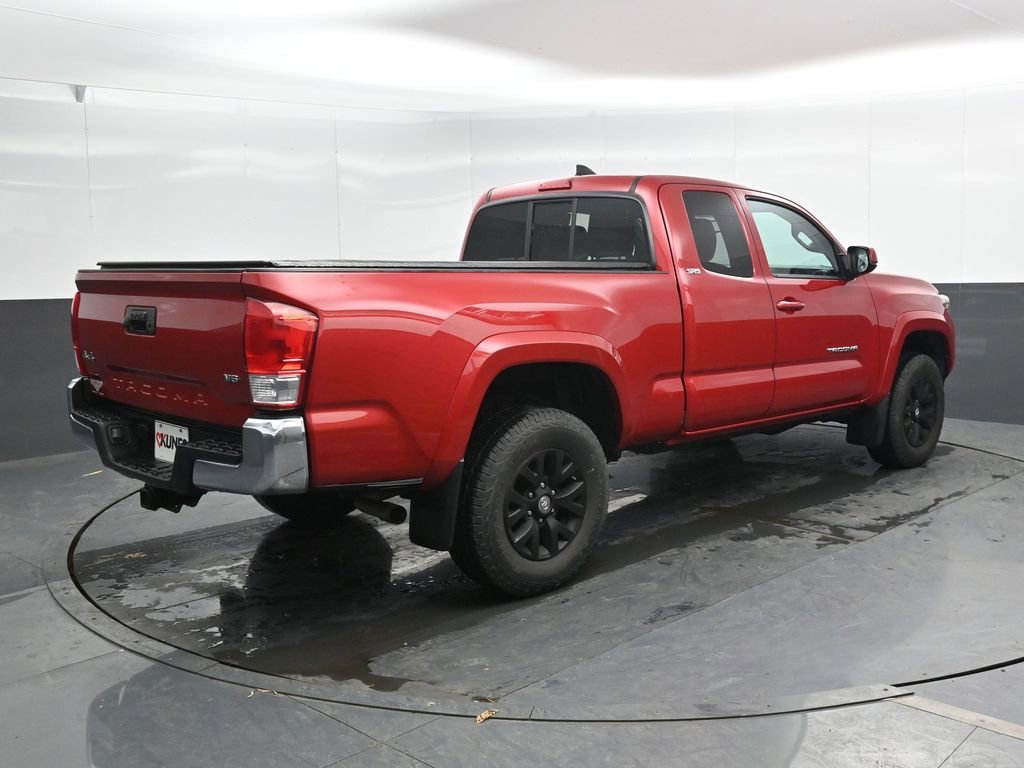 Used 2016 Toyota Tacoma SR5 w/ SR5 Appearance Package (SN) AWD/4WD image 2