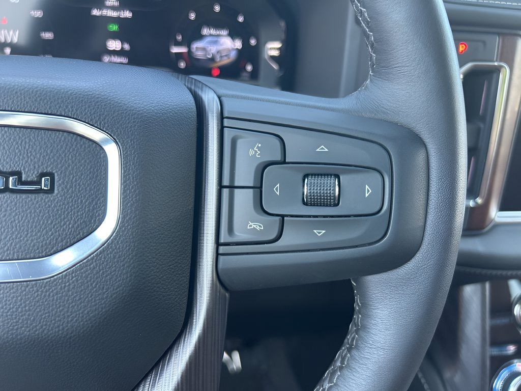 Used 2023 GMC Yukon Denali Ultimate AWD/4WD image 17