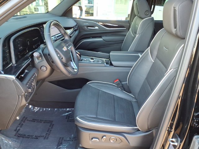 Used 2024 Cadillac Escalade ESV Sport w/ LPO, ONYX Package AWD/4WD image 13
