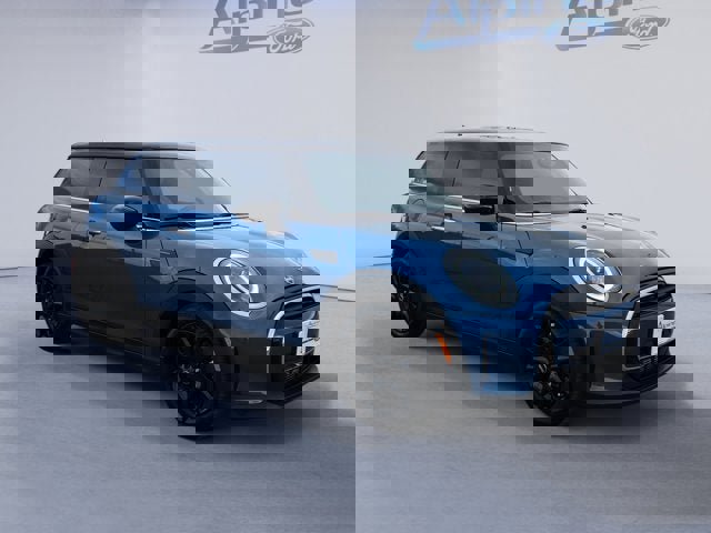 Used 2024 MINI Cooper 2-Door Hardtop w/ Signature Upholstery Package image 7