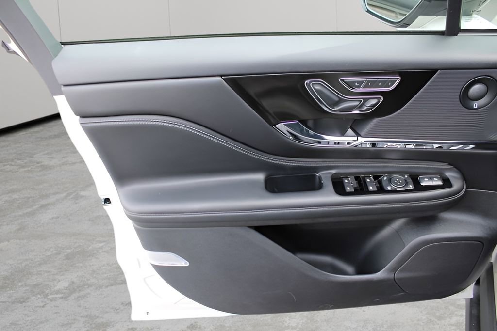 Used 2022 Lincoln Corsair Grand Touring w/ Elements Technology Bundle image 18