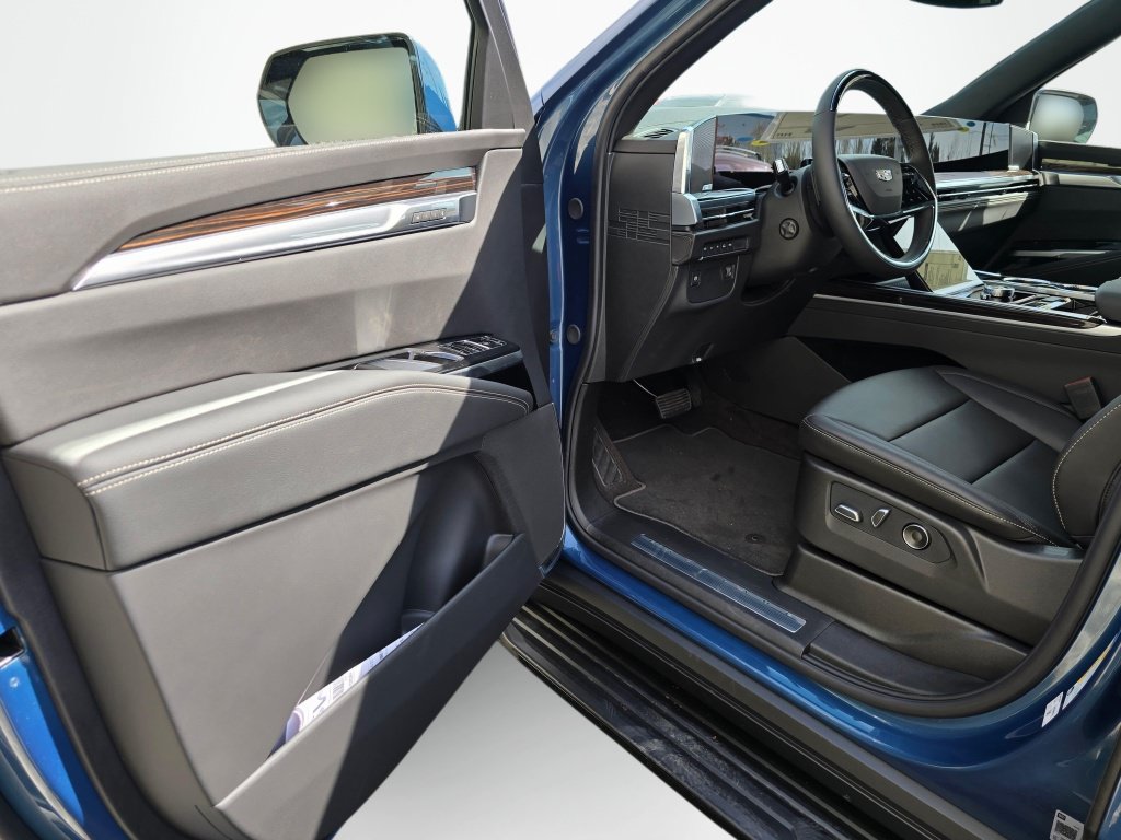 New 2026 Cadillac Escalade 4WD image 30