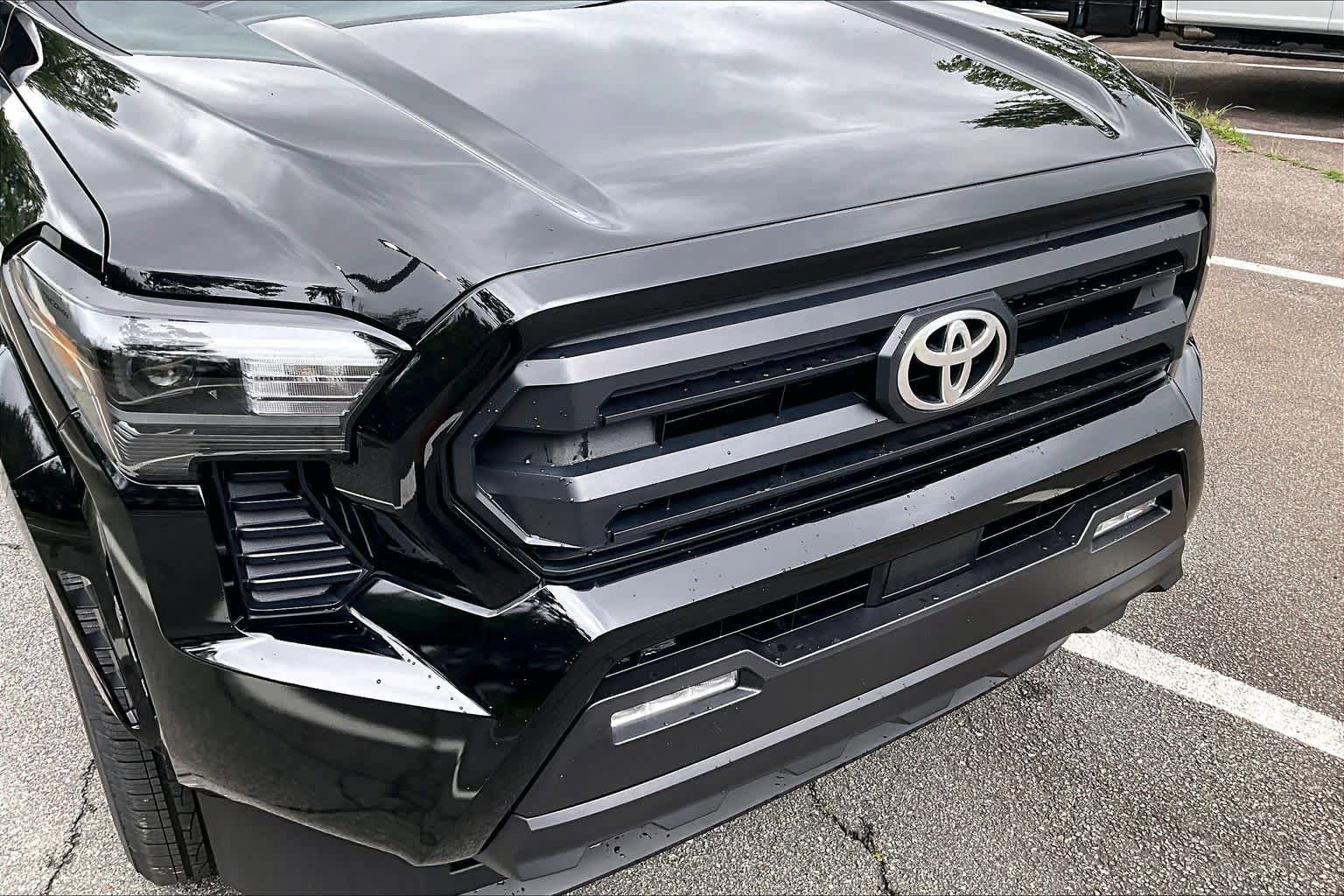 Used 2025 Toyota Tacoma SR5 RWD image 29