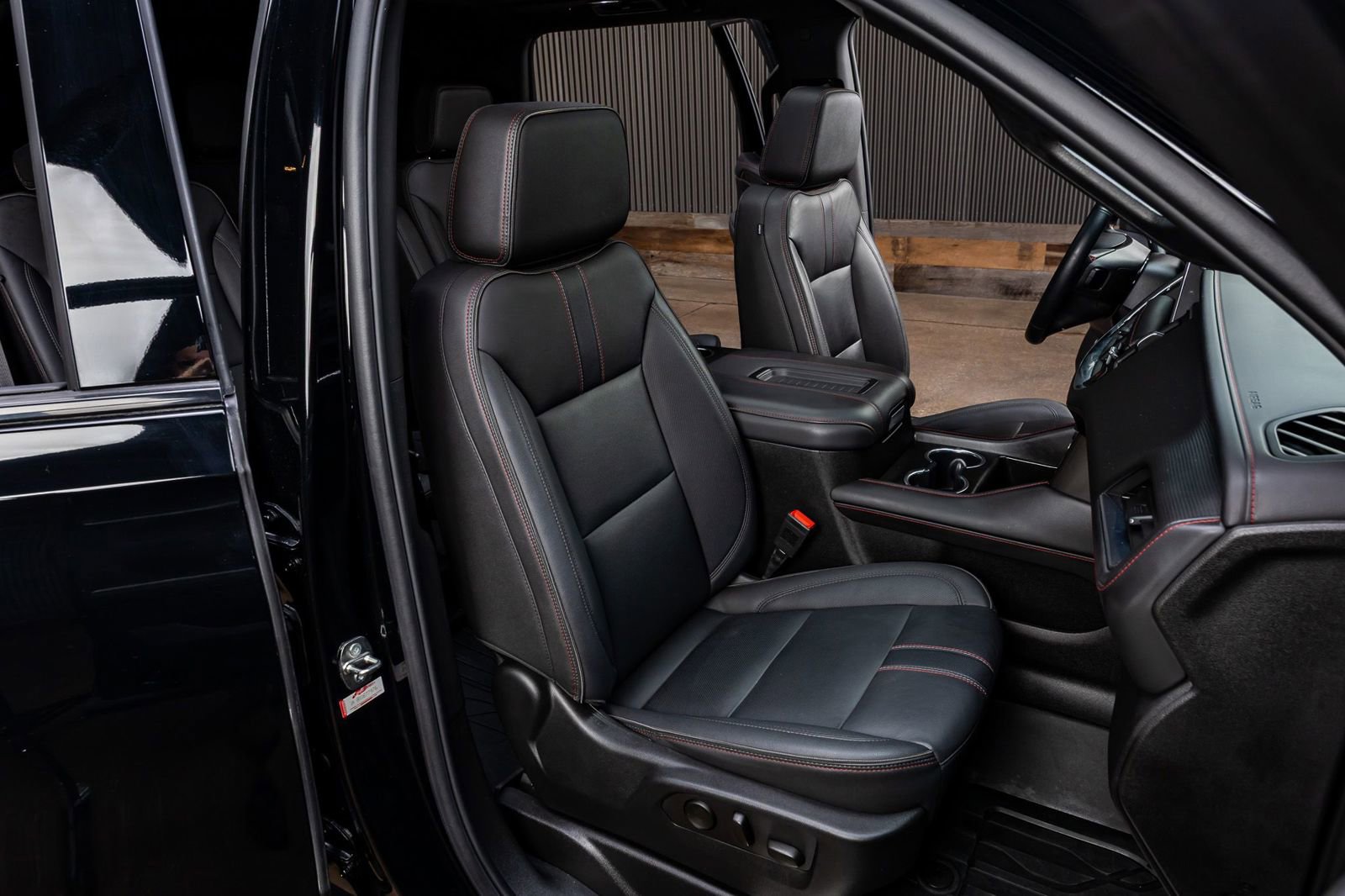 Used 2023 Chevrolet Tahoe RST w/ Luxury Package RWD image 27