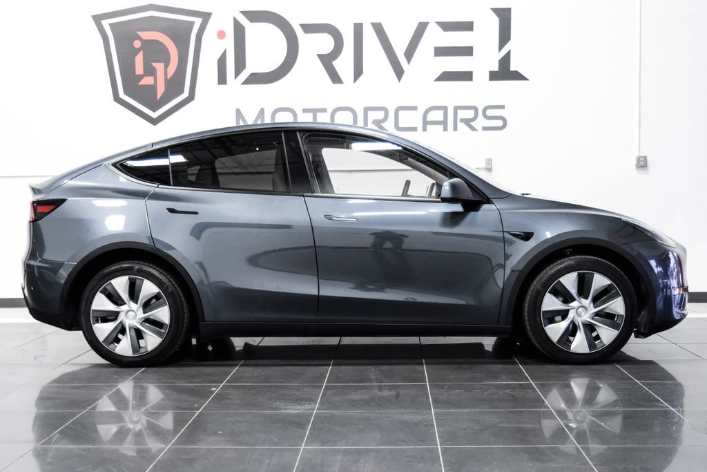 Used 2023 Tesla Model Y Long Range AWD/4WD image 8