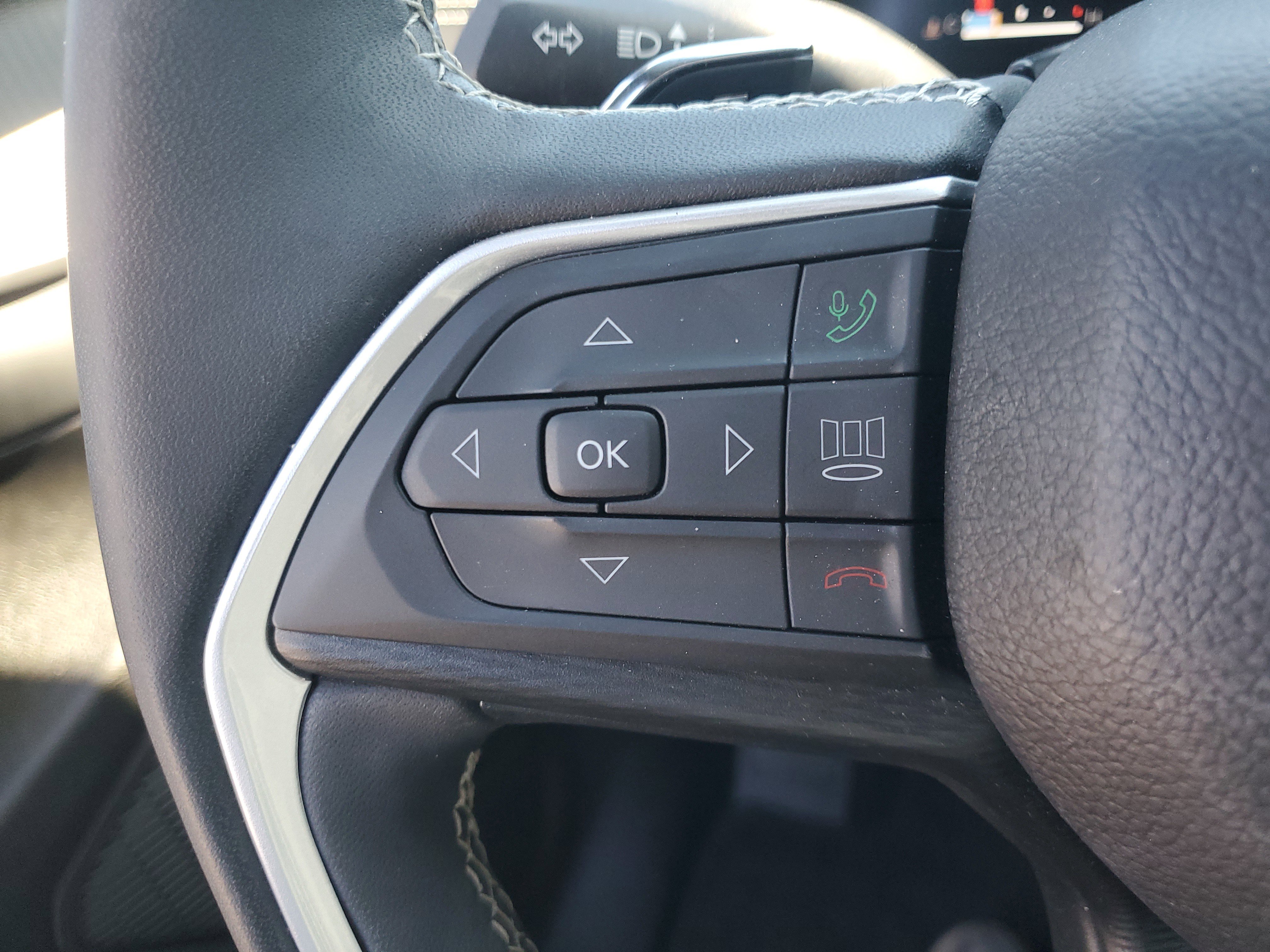 Used 2024 Jeep Grand Cherokee L Altitude image 20