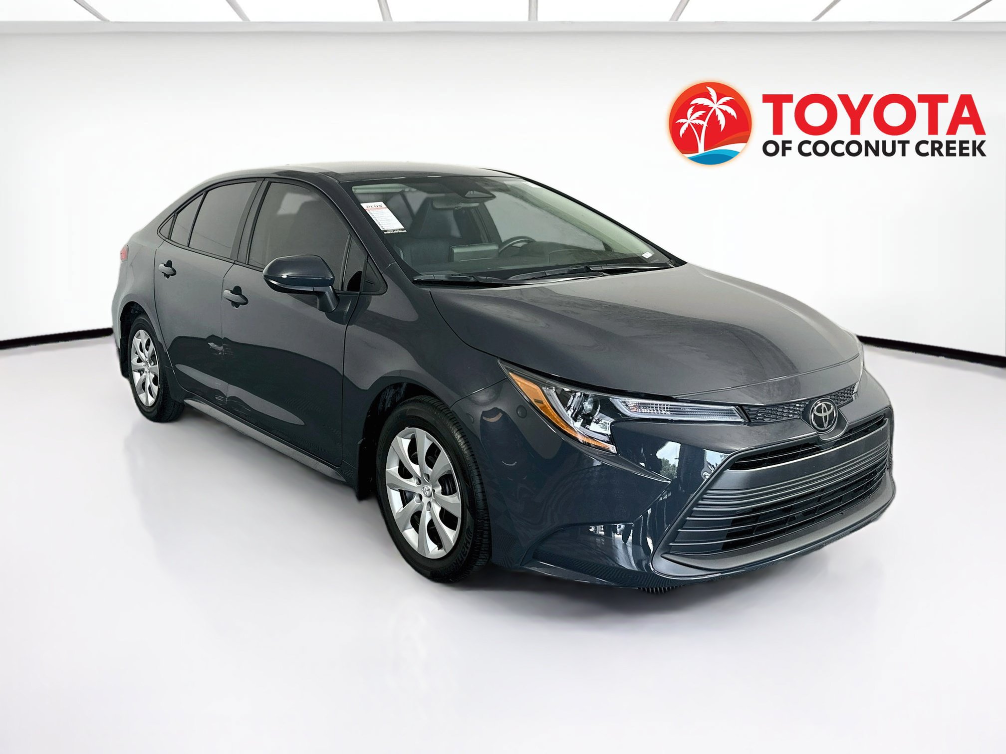 Used 2025 Toyota Corolla LE FWD image 1