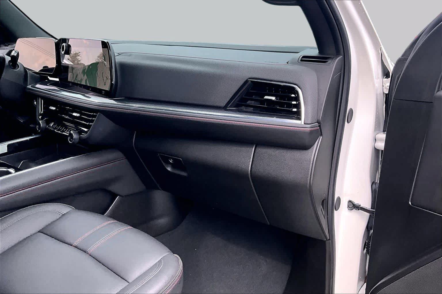Used 2025 Chevrolet Tahoe RST w/ Comfort Package RWD image 17