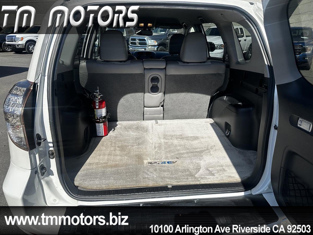 Used 2013 Toyota RAV4 EV FWD image 18