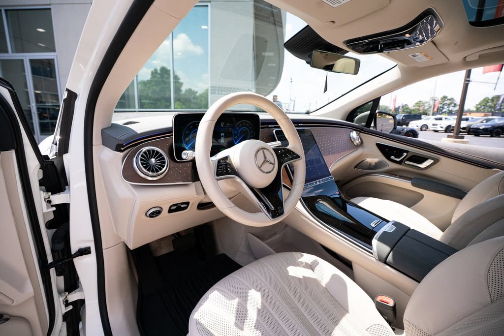 Used 2023 Mercedes-Benz EQS 450+ SUV image 31