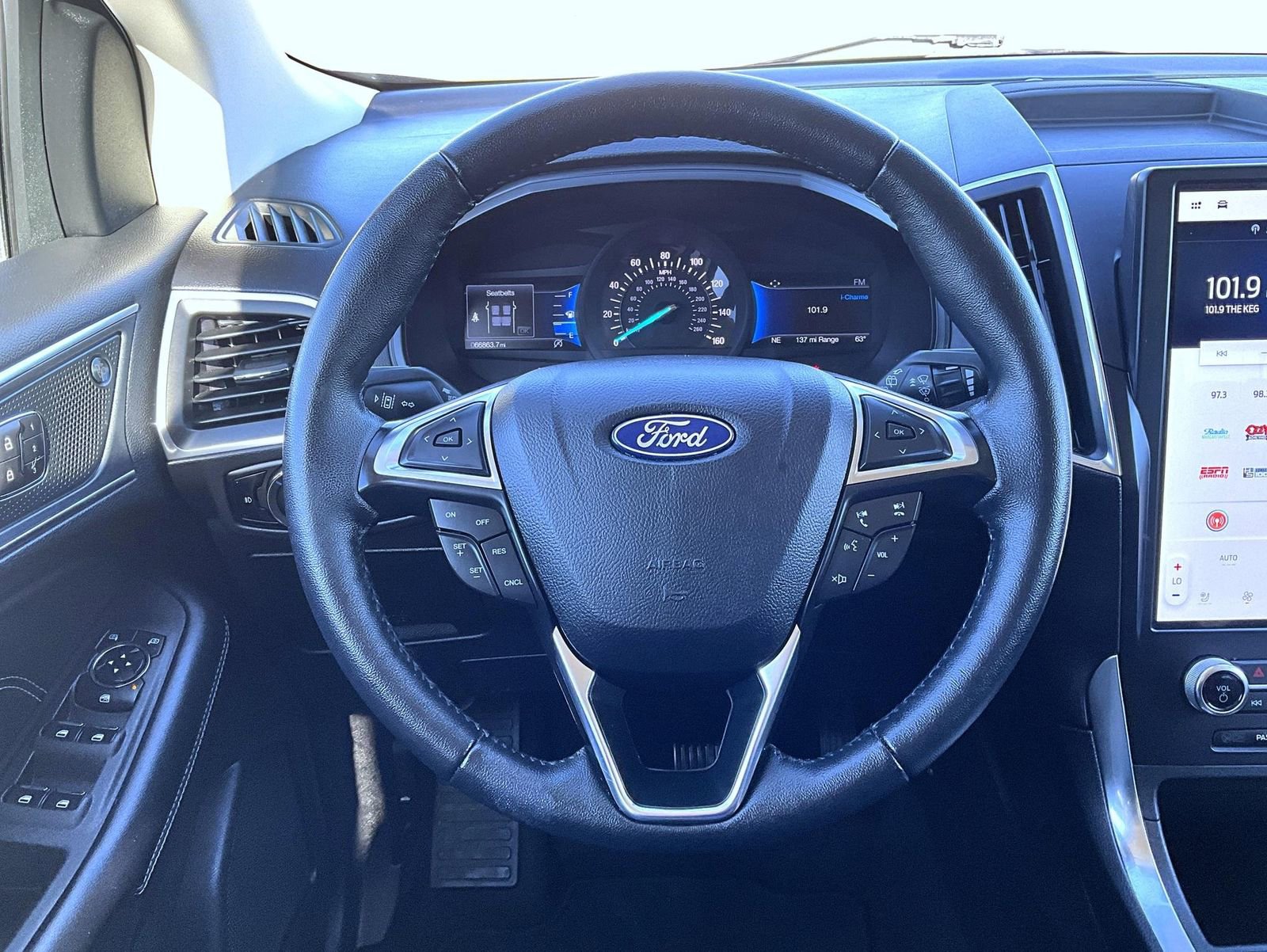 Used 2024 Ford Edge Titanium image 11