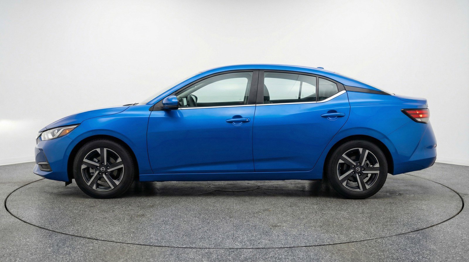 Used 2025 Nissan Sentra SV FWD image 5