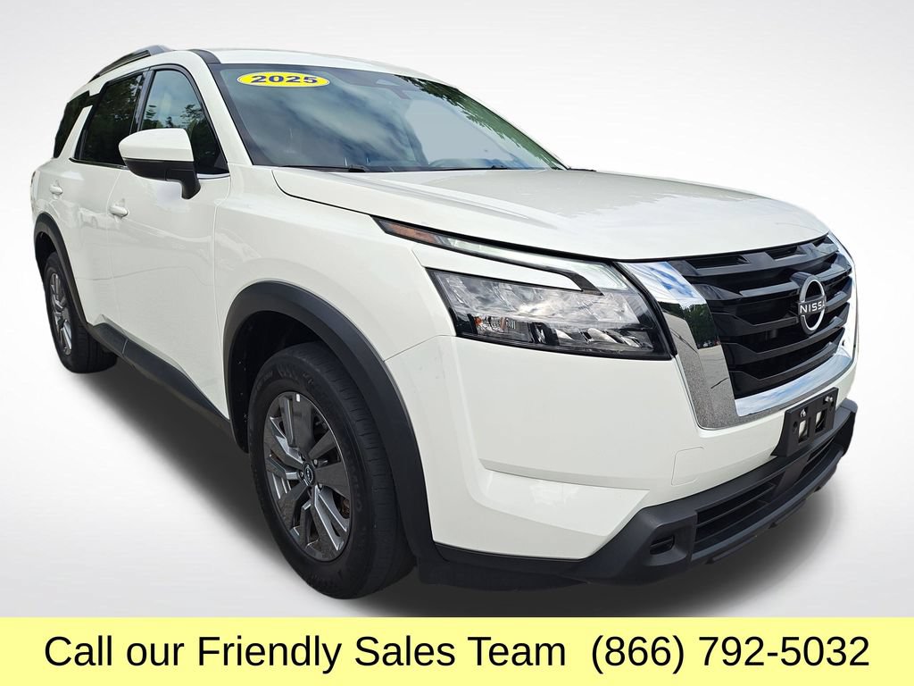 Used 2025 Nissan Pathfinder SV AWD/4WD image 8
