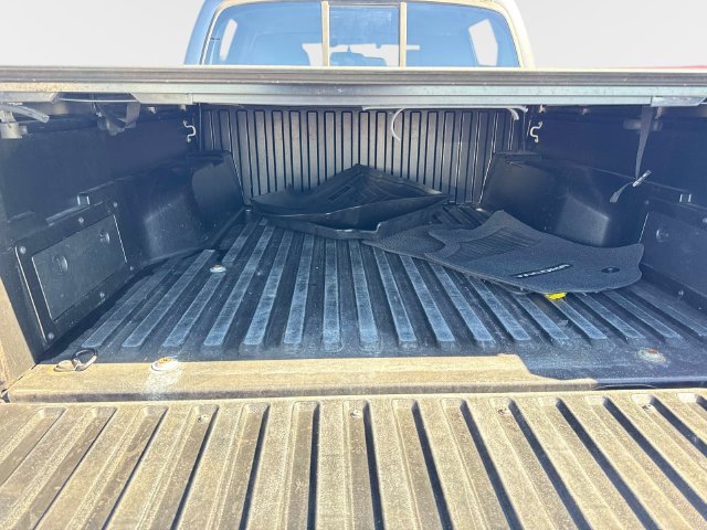 Used 2017 Toyota Tacoma SR5 w/ Tow Package RWD image 11