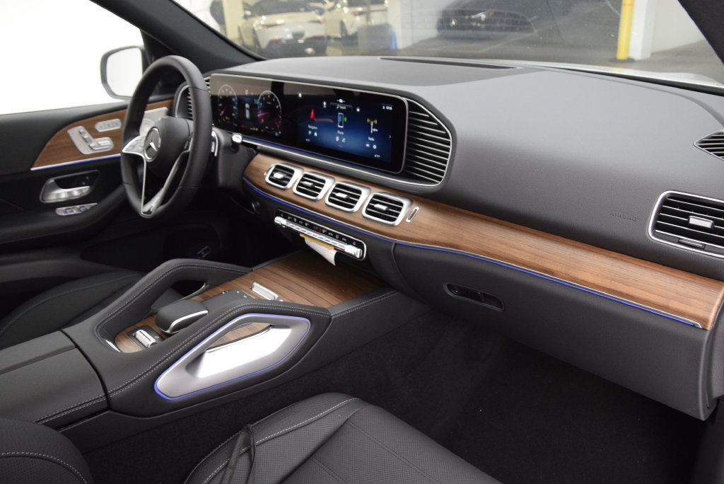 New 2026 Mercedes-Benz GLE 580 4MATIC image 13