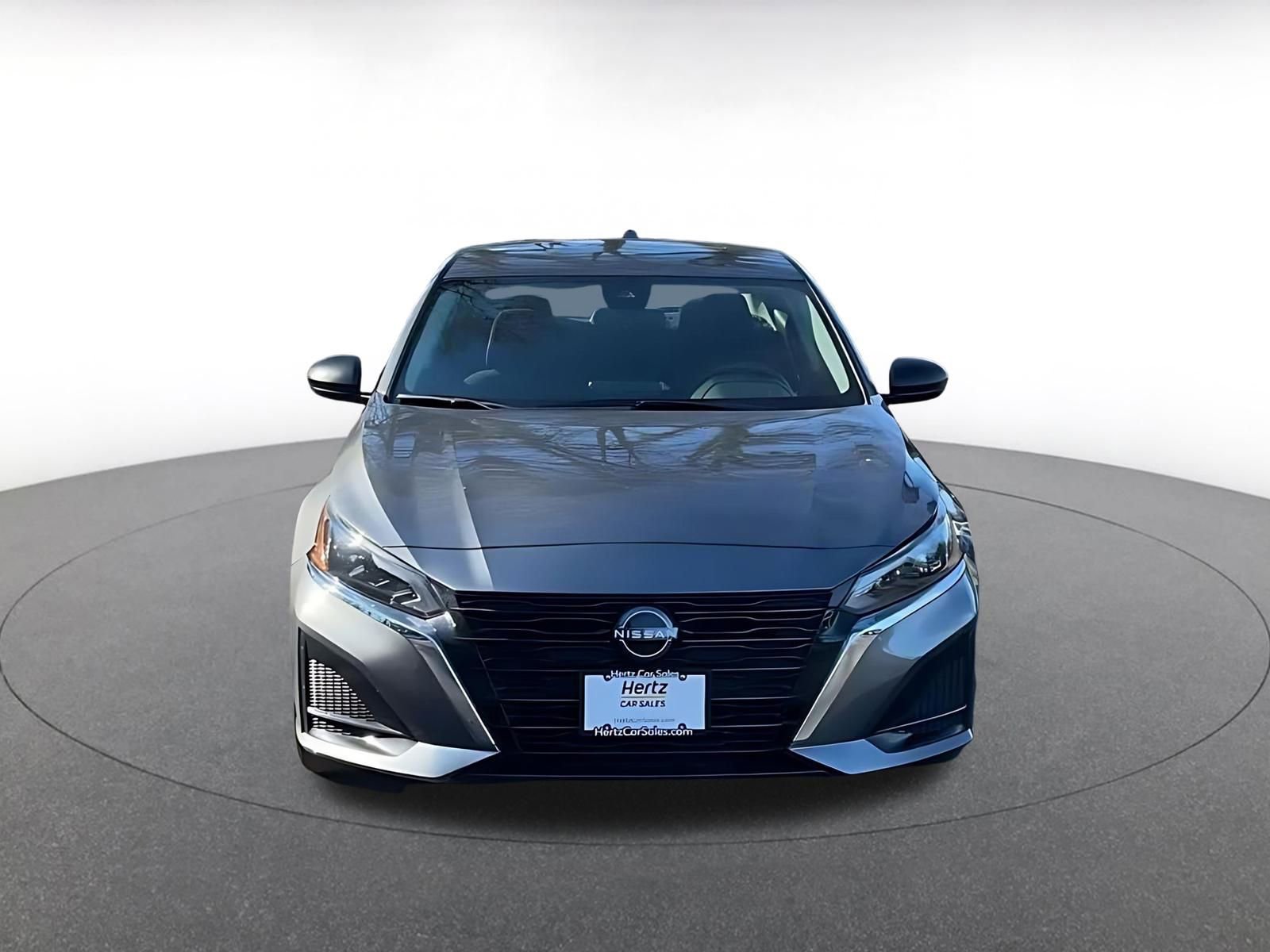 Used 2025 Nissan Altima 2.5 SV image 3