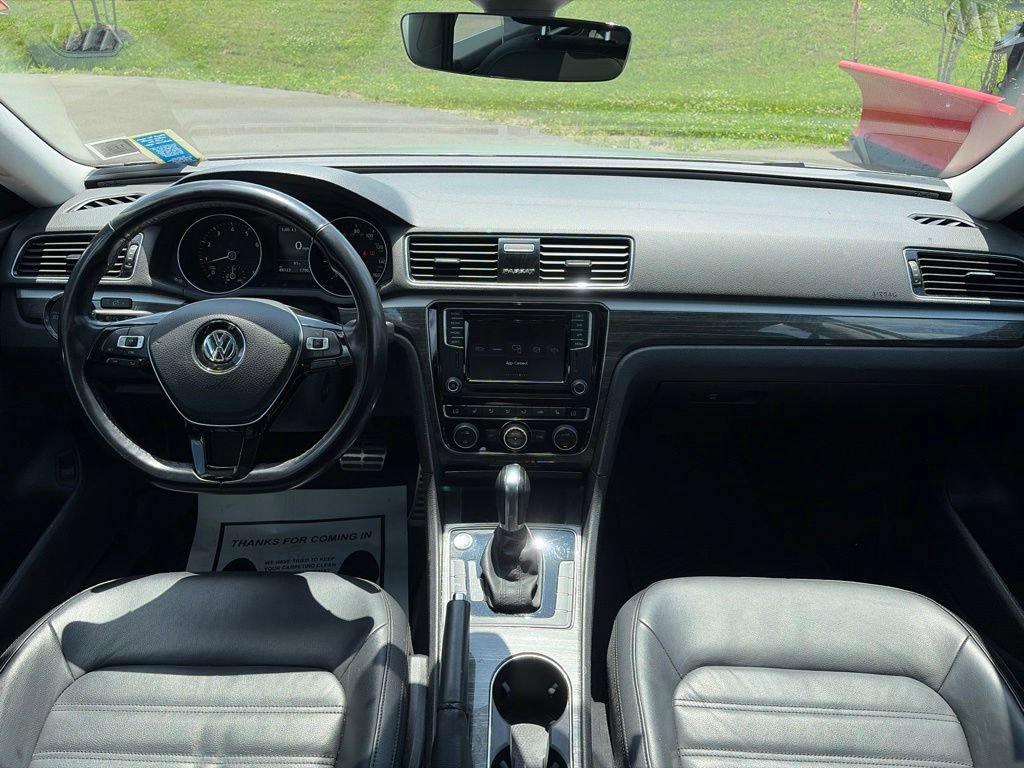 Used 2018 Volkswagen Passat 2.0T SEL Premium FWD image 7