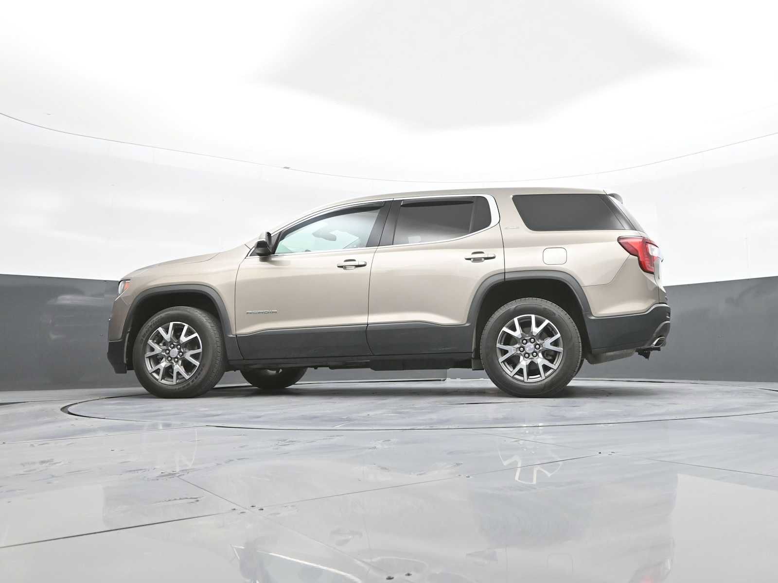 Used 2023 GMC Acadia SLE image 38