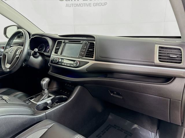 Used 2017 Toyota Highlander SE image 30