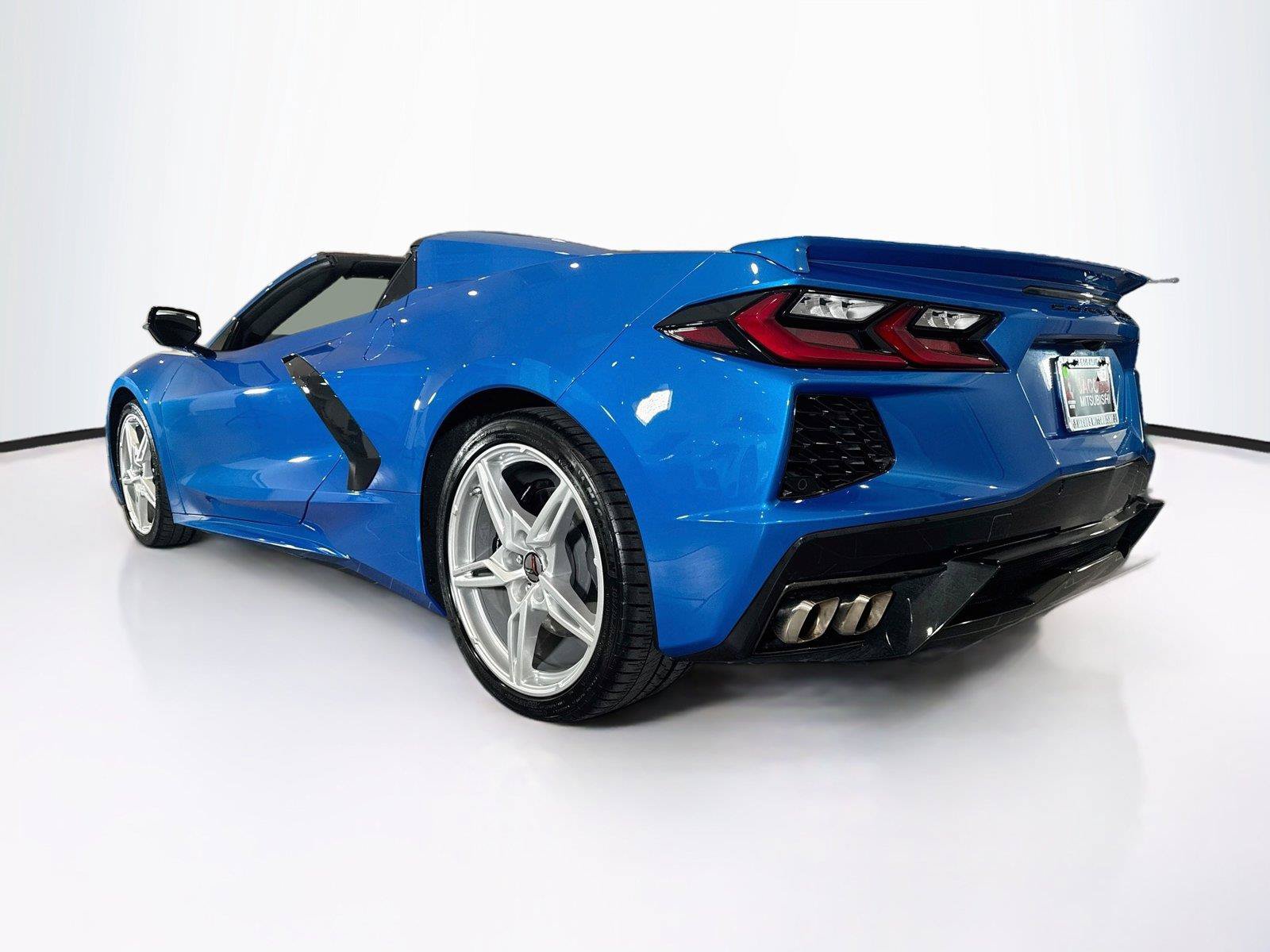 Used 2024 Chevrolet Corvette Stingray Convertible w/ 1LT RWD image 3