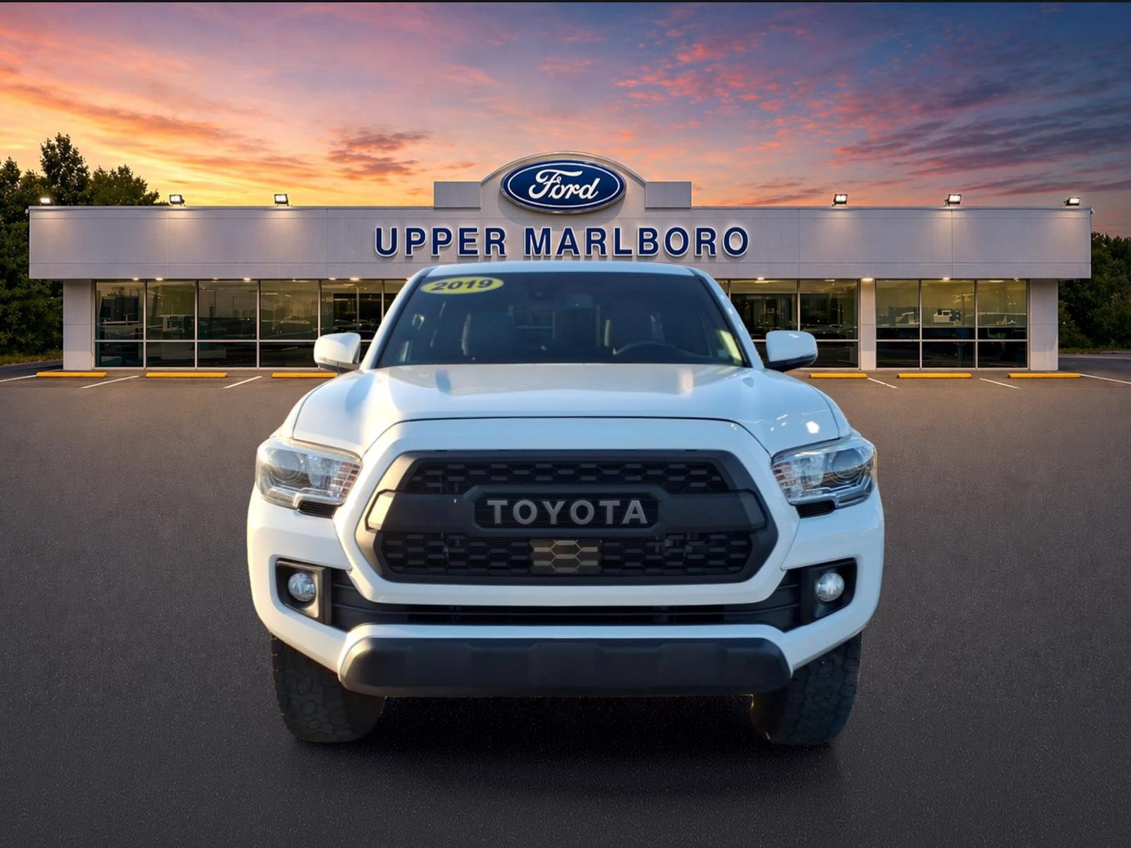 Used 2019 Toyota Tacoma TRD Off-Road AWD/4WD image 3