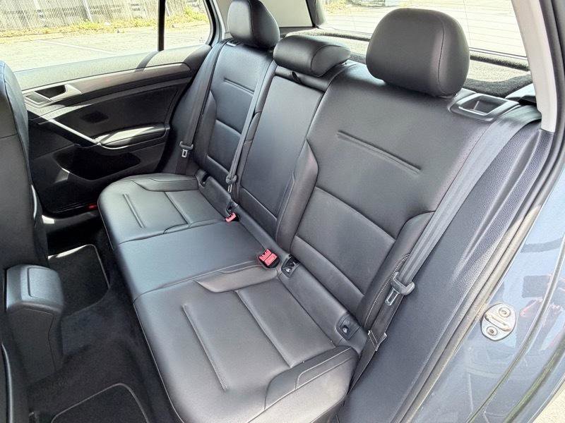 Used 2019 Volkswagen Golf SE w/ Driver Assistance Package image 9