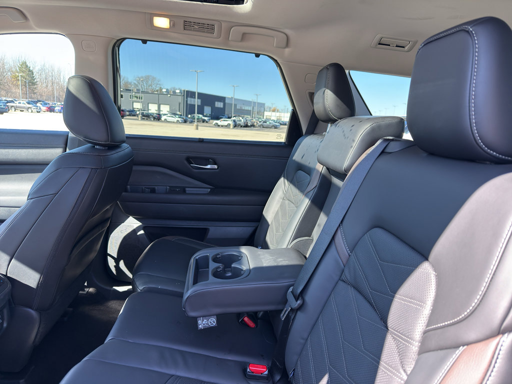 Certified 2024 Nissan Pathfinder Platinum w/ Cargo Package image 34