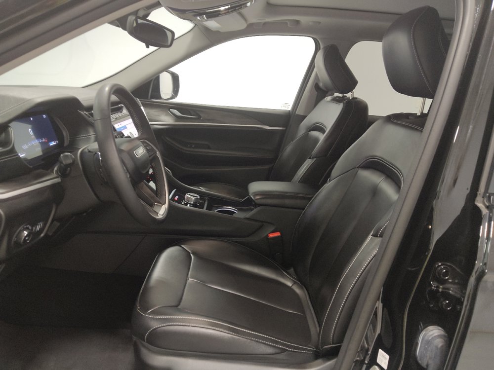 Used 2023 Jeep Grand Cherokee Limited AWD/4WD image 17