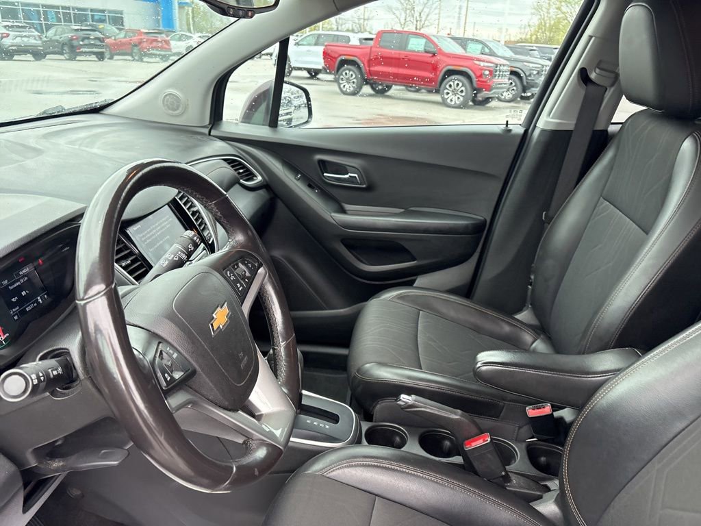 Used 2022 Chevrolet Trax LT w/ Driver Confidence Package AWD/4WD image 22