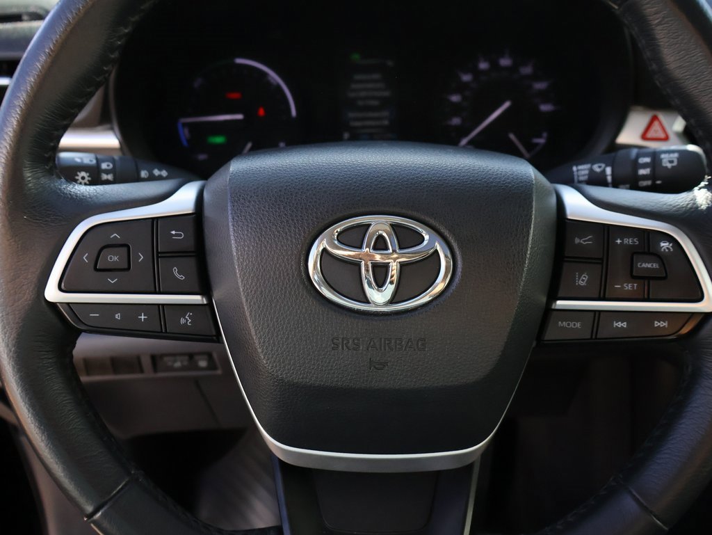 Used 2024 Toyota Sienna XLE image 36