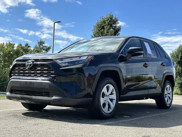 Used 2023 Toyota RAV4 LE AWD/4WD image 18