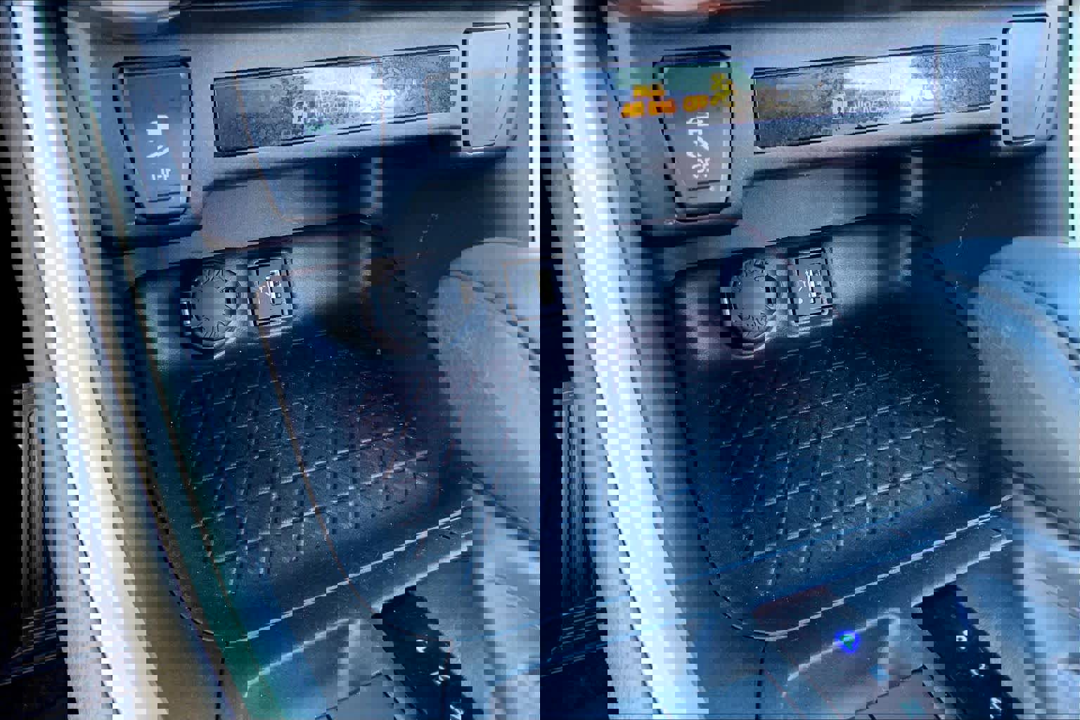 Used 2025 Toyota RAV4 LE image 31