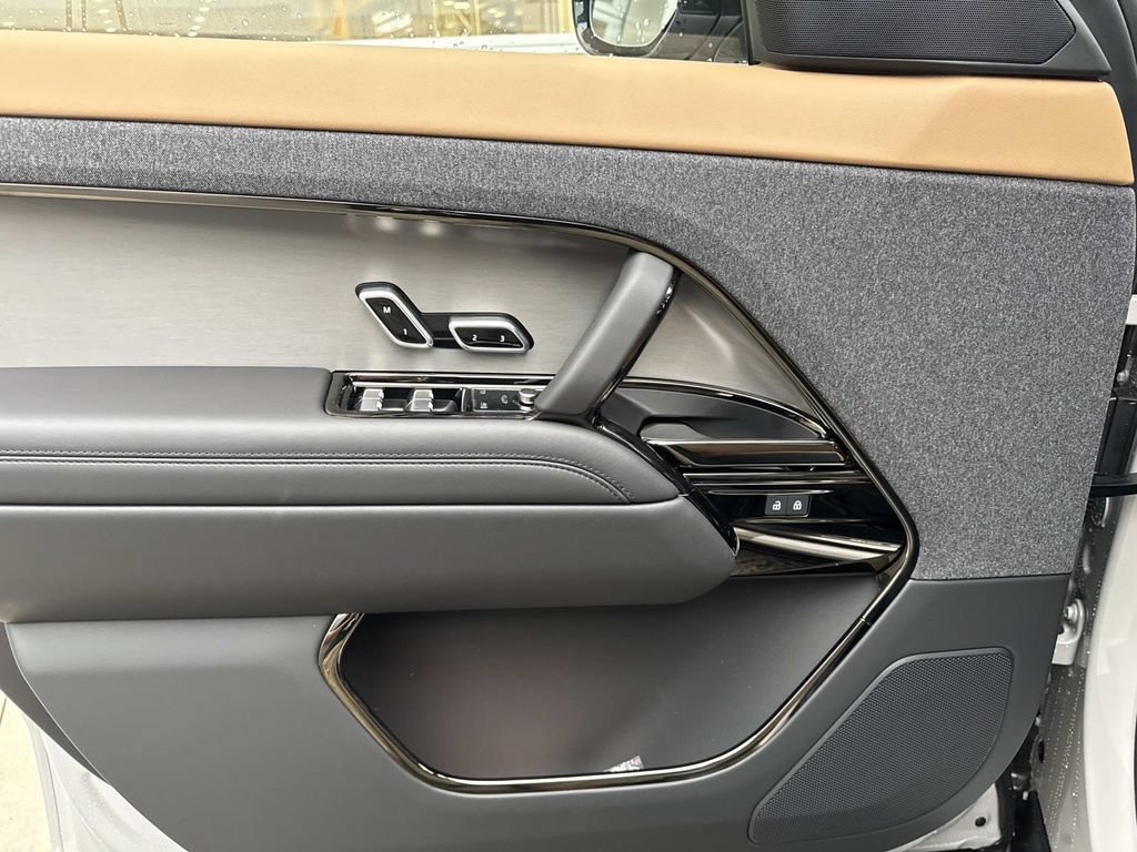 New 2026 Land Rover Range Rover Sport Dynamic SE AWD/4WD image 19