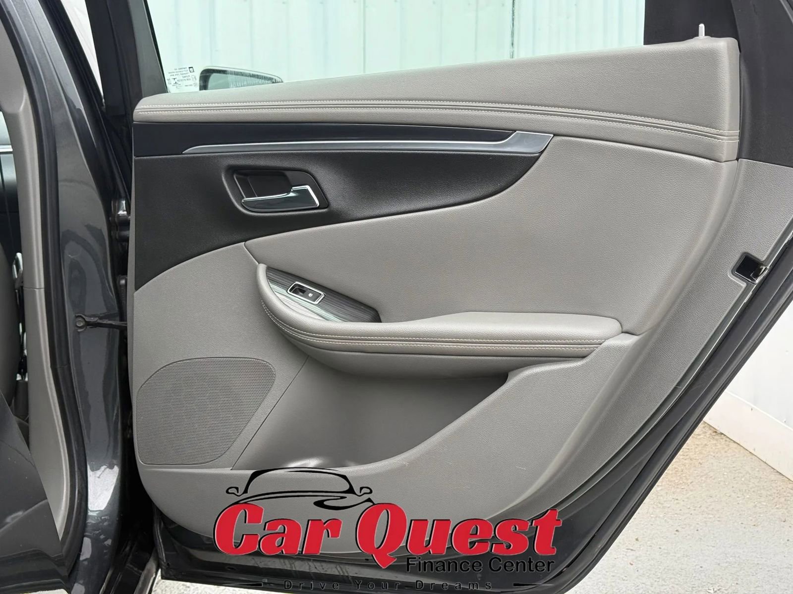 Used 2018 Chevrolet Impala LT w/ LT Convenience Package image 16