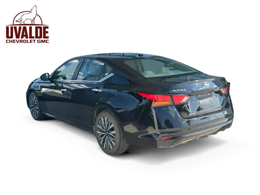 Used 2024 Nissan Altima 2.5 SV FWD image 3