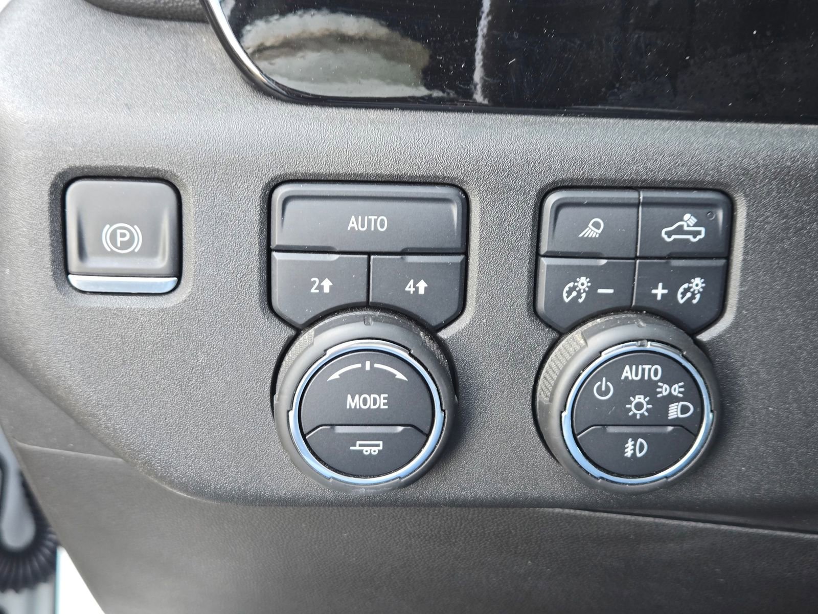 Used 2022 Chevrolet Silverado 1500 RST w/ Redline Edition AWD/4WD image 21