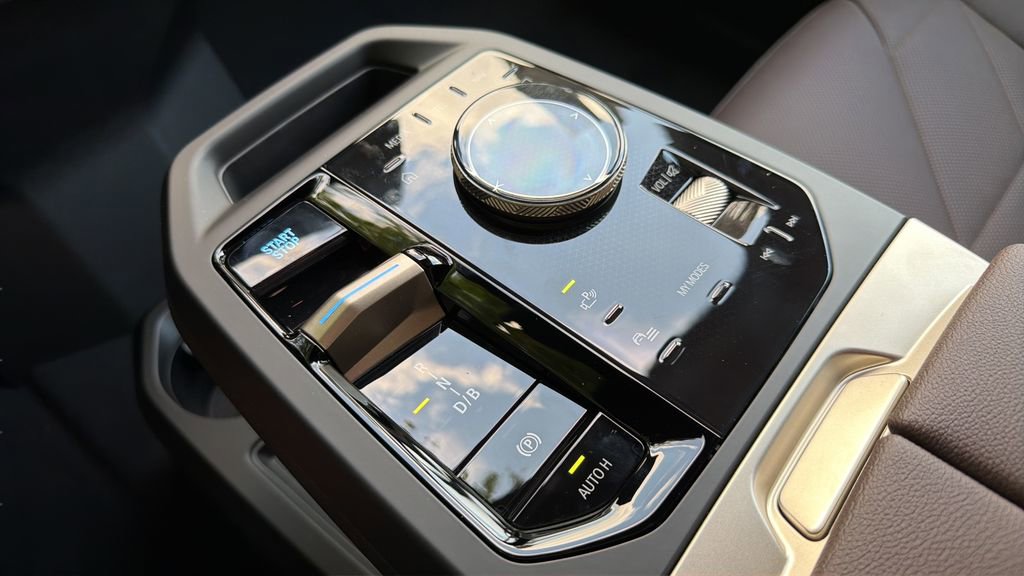 New 2026 BMW iX xDrive45 image 19