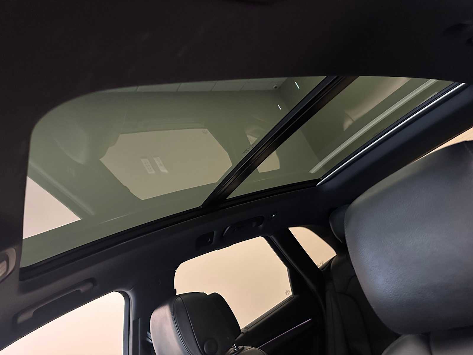 Used 2018 Audi SQ5 Prestige w/ Prestige Package AWD/4WD image 21