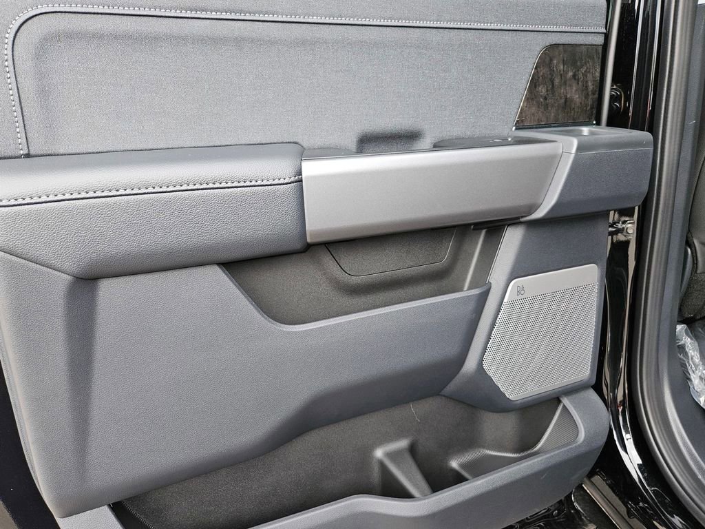 New 2026 Ford F250 Lariat w/ Black Appearance Package image 28