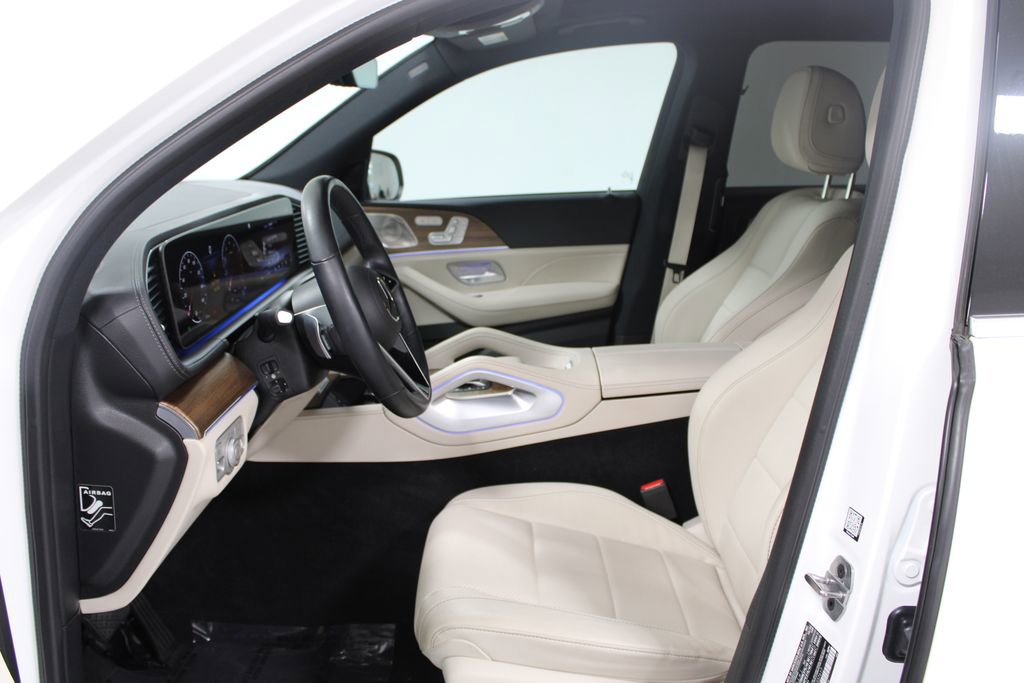 Used 2025 Mercedes-Benz GLS 450 4MATIC image 19