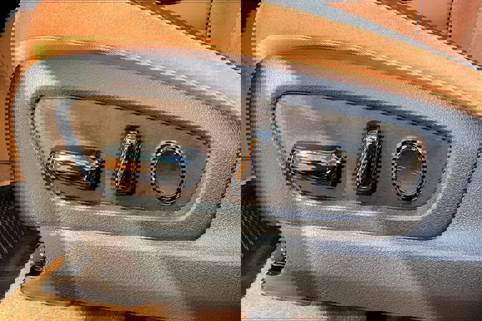 Used 2023 Lexus RZ 450e Premium image 34