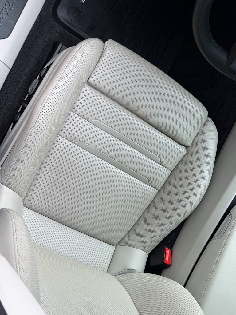 Used 2023 Porsche Panamera 4 Platinum Edition AWD/4WD image 29