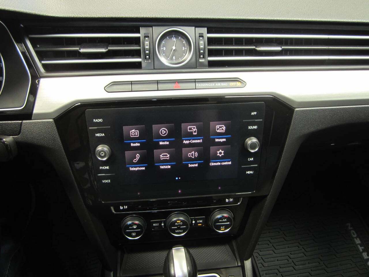 Used 2020 Volkswagen Arteon SE FWD image 33