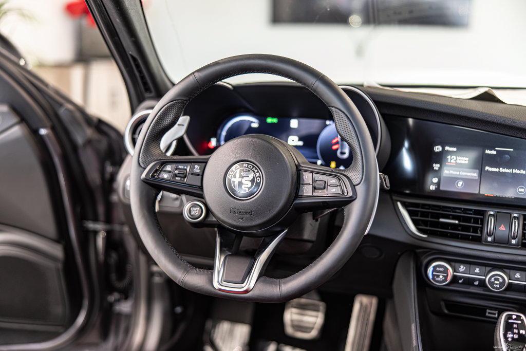 New 2026 Alfa Romeo Giulia AWD w/ Driving Assist Package image 37