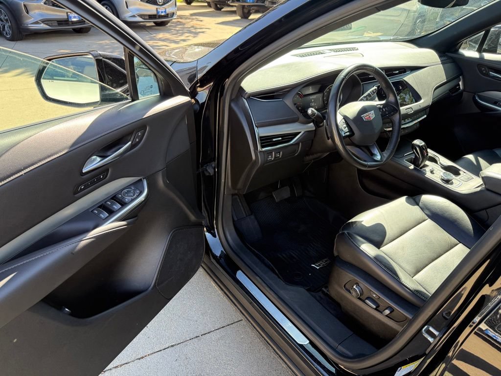 Used 2019 Cadillac XT4 Premium Luxury AWD/4WD image 10