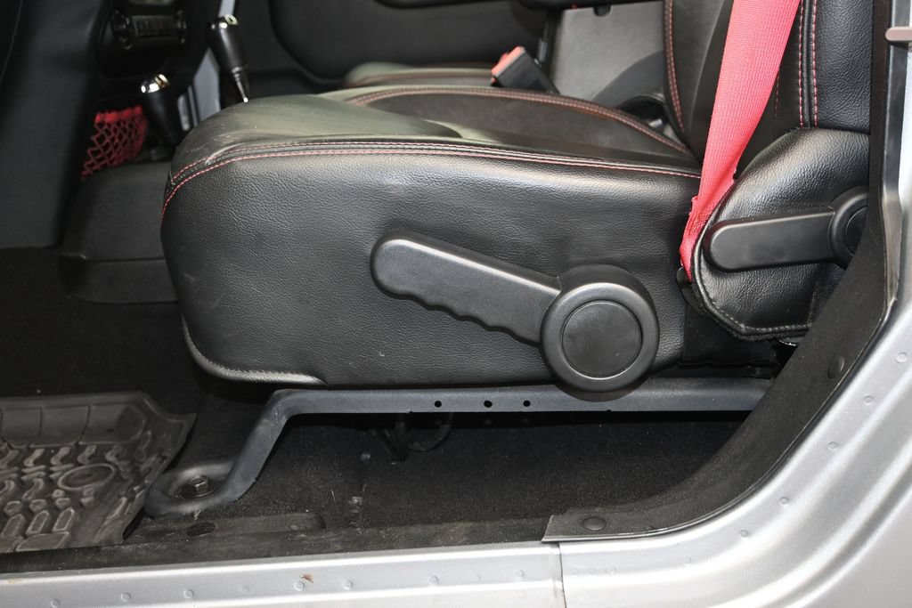 Used 2018 Jeep Wrangler Unlimited Rubicon AWD/4WD image 19