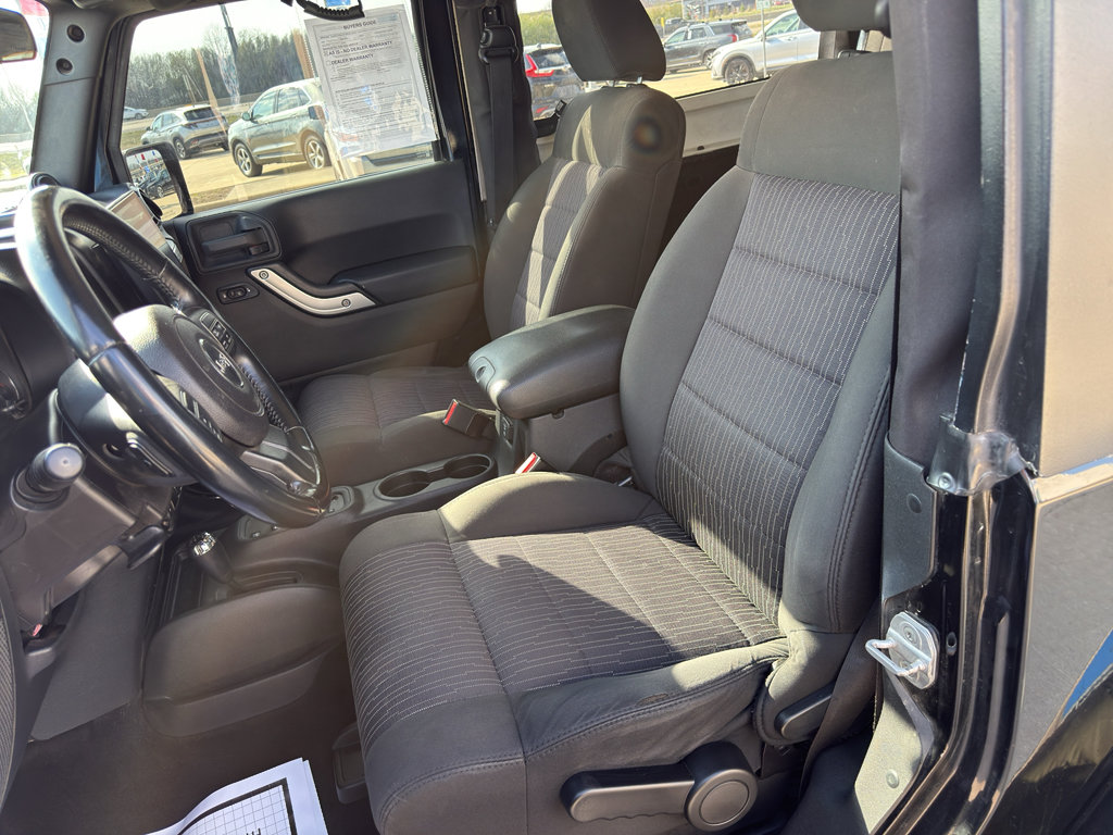 Used 2011 Jeep Wrangler Sahara w/ Dual Top Group AWD/4WD image 10