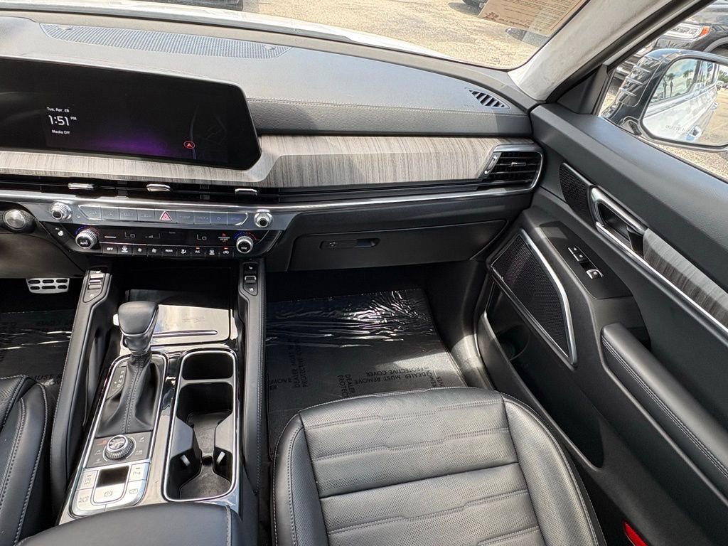 Used 2024 Kia Telluride SX Prestige AWD/4WD image 17
