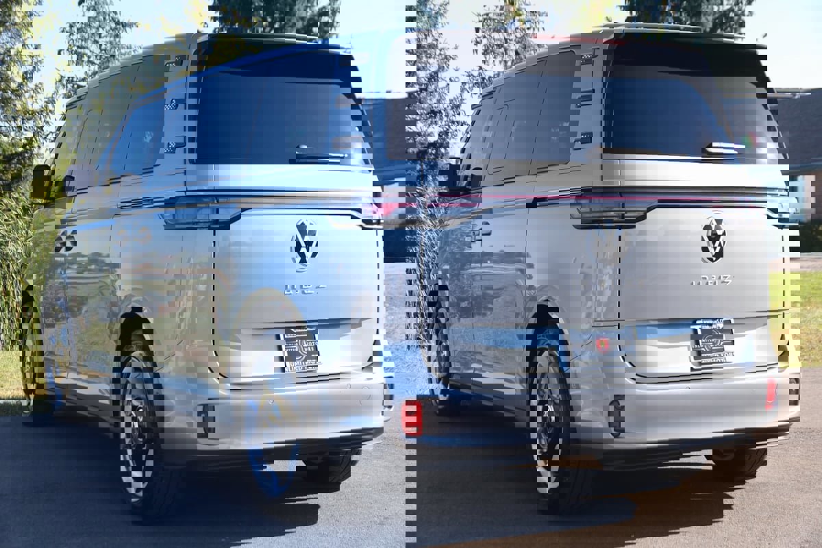 Used 2025 Volkswagen ID. Buzz Pro S image 4